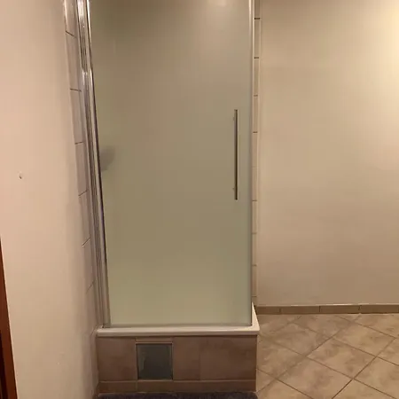 شقة Souterrain-wohnung Fuer Monteure 2zi, Kueche, Bad Nahe A96 In *